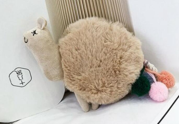 适合学生党的十大包包品牌，好看平价质量佳的包包推荐