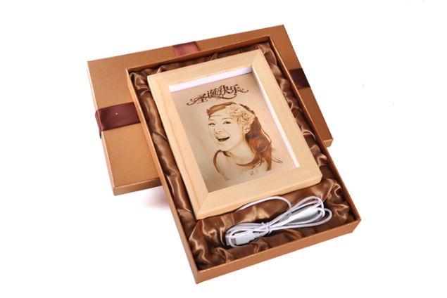 男生18送什么礼物合适，最好的青春纪念品