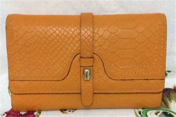 长型女钱包哪个牌子好？长型名牌女钱包排名