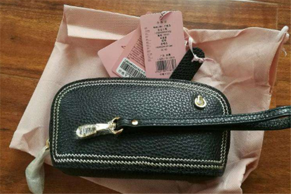 长型女钱包哪个牌子好？长型名牌女钱包排名