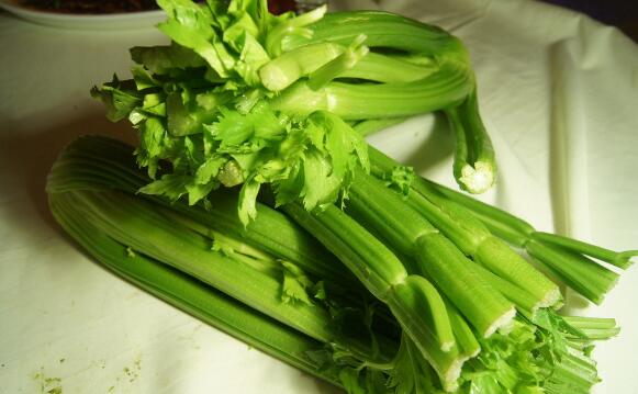 十大杀精食物排行 豆腐大蒜上榜，芹菜一定要少吃