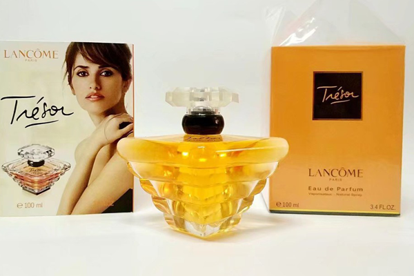 让男人上瘾的10款最魅惑香水，香奈儿19号上榜