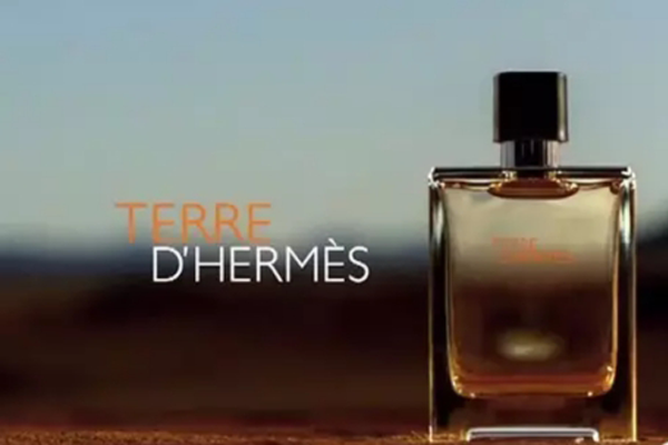 十大烟草味的男士香水推荐，烟草之夜上榜(绅士首选)