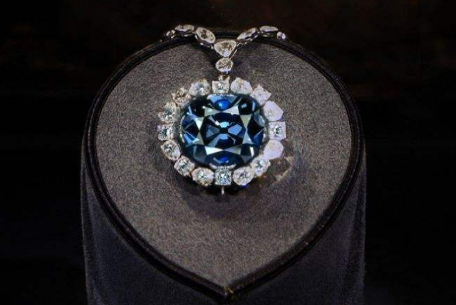 世界十大名钻 非洲之星位列第一，镶于国王权杖之上