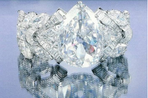 世界十大名钻 非洲之星位列第一，镶于国王权杖之上