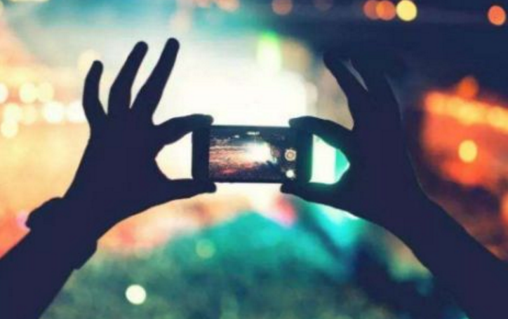 2018抖音最热歌曲排名，抖音里面比较火的音乐拿走不谢 