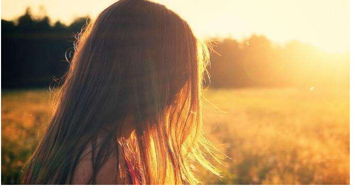 2018抖音最热歌曲排名，抖音里面比较火的音乐拿走不谢 