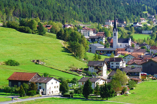 瑞士十大最美小镇 因特拉肯第一，第二是极限爱好者天堂