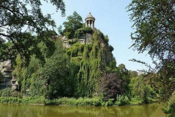 法国巴黎十大旅游景点，能玩还能吃的好玩景点推荐