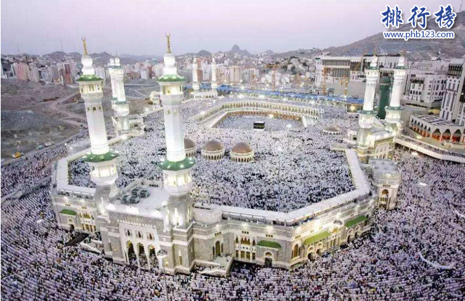 　　导语：圣城就是带着神秘和神圣的城市也指人类社会的文明发生变化的地方，比如说宗教神圣地、国家文化古都等今天排行榜123网小编为大家盘点了世界四大圣城，一起来了解下这些神圣的城市吧!  　　世界四大圣城：耶路撒冷、麦加、洛阳、雅典  　　四、雅典  　　雅典是希腊的首都位于巴尔干半岛南端，山海环绕离美丽的爱琴海很近。是世界上最古老的一个城市已经有3000多年的历史被称为世界历史文化古城同时这里也是哲学的发源地著名的柏拉图学院和亚里士多德学院就在这里。至今保留着很多历史文化古迹和一些艺术作品最具有代表性的建筑物是帕提农神庙这是西方的象征。  　　雅典是奥运会的起源地1896年在这里举行过夏季奥运会2004年在这里举行了二十八届夏季奥林匹克运动会。  　　三、洛阳  　　洛阳是中国著名的古都至今已经有4000多年的历史和1000多年的建都史，从夏朝开始建立了13个王朝另外105位帝王在此定鼎九州，河南洛书、丝绸之路、隋唐大运河都是在这里诞生的被称为神都所以洛阳是世界四大圣城之一是国家首批实力文化名城也是所有外国人向往的城市。  　　二、麦加  　　麦加是伊斯兰教圣地，在阿拉伯文中麦加是吸吮的意思，因为那边在沙漠渴望吸吮泉水所以取名为麦加。位于阿拉伯半岛希贾兹地区这座城市有最大的禁寺是穆斯林礼拜的朝向，另外还有希拉山洞、骚尔山洞等古文化遗迹七世纪时穆罕默德在麦加宣扬伊斯兰教随着历史的演变逐渐成为国际性的特色古都。  　　一、耶路撒冷  　　耶路撒冷是基督教、犹太教、伊斯兰教的圣地位于巴勒斯坦中部创建于前10世纪，根据史书记载这里是耶稣的受难、埋葬、升天的地方这里有很多古文化遗迹其中包括阿克萨清真寺和圆顶清真寺等是世界宗教文化的圣地也是世界四大圣城之一是一盒神圣的城市。  　　结语：以上就是排行榜123网小编为大家盘点的世界四大圣城，这些城市是世界公认的比较神圣的城市，有着悠久的历史文化。