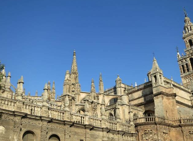 世界最大教堂排名 圣彼得大教堂世界第一大教堂  