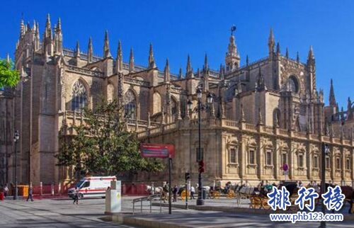 欧洲十大著名教堂，第一始建于公元326年！