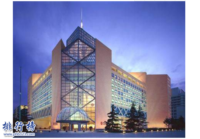 香港十大高楼2018 香港第一高楼环球贸易广场484米