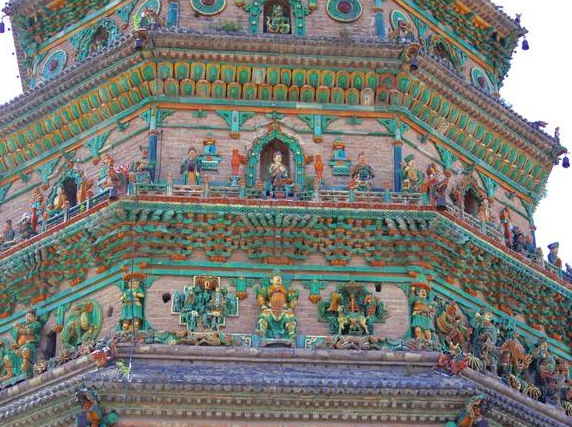 中国四大名塔：飞虹塔色彩斑斓像彩虹一样美