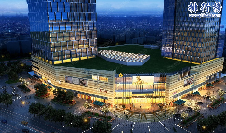 　　导语：武汉这个城市在不断的发展建设中从第一幢摩天大楼到现在的二七滨江商务区还在不断刷新纪录成为武汉市最新的地标式建筑，将来会有越来越多的这样的高楼大夏没有最高只有更高。今天排行榜123网小编为大家盘点了武汉十大高楼排名一起来看看你知道几个。  　　武汉十大高楼排名  　　1.二七滨江商务区  　　2.绿地中心  　　3.武汉世贸中心  　　4.武汉中信泰富大厦  　　5.武汉恒隆广场  　　6.武汉长江航运中心大厦  　　7.武汉民生银行大厦  　　8.武汉越秀国际金融汇  　　9.武汉国际博览中心三期写字楼  　　10.武汉钰龙金融广场  　　十、武汉钰龙金融广场262.59米  　　地址：武汉市汉口建设大道745号  　　武汉钰龙金融广场地理位置属于比较繁华的地段这个项目总占地面积约12223平方米其中建筑面积为114434平方米实用办公面积为87660平方米项目主要分为商业和停车场等这栋楼高度为262.59米  　　九、武汉国际博览中心三期写字楼318米  　　武汉国际博览中心三期写字楼是武汉新城国际博览中心有限公司开发的一个新项目主要负责四新中心和武汉博览中心这个区域的一个建设项目，分为两期项目一个是20层的洲际酒店另外一个是海洋乐园和两座78层超高写字楼。  　　八、武汉越秀国际金融汇330米  　　武汉越秀国际金融汇位于武汉江汉区解放大道与新华路的交界处在武汉十大高楼排名第八，总共有68层高度为330米，打破了解放大道的新高度成为这个地位唯一一个330米的5A级写字楼。  　　七、武汉民生银行大厦333.3米  　　武汉民生银行是中国知名的商业银行，现在新建的民生大厦位于汉口新华路396号建筑高度为333.3米总共有68层总建筑面积为15万平米，这个项目2010年开始使用特别设计了全景式的观光塔是整个大厦的亮点。  　　六、武汉长江航运中心大厦336米  　　武汉长江航运中心大厦位于汉口民生路口总共有63层，是武汉新港对外提供口岸服务、港航政务、航运交易等功能的主要配套项目，在武汉十大高楼中排名第六是汉口江边最高的建筑。  　　五、武汉恒隆广场339米  　　武汉恒隆广场位于硚口区京汉大道旁与大名鼎鼎的武汉国际广场和中山公园相近，这个项目预计2019年建成成为新的购物广场整个项目投资了130亿元总高度为339米  　　四、武汉中信泰富大厦438米  　　武汉中信泰富大厦位于江岸区永清附近很中山大道很近目前还在建设中，预计在2018年的时候可以封顶。整栋楼的总高度为438米，附近的地铁线路有1号线。  　　三、武汉世贸中心 438米  　　武汉世贸中心总高度438米和中信泰富大厦一样高，位于武汉CBD的核心区主要是以世界贸易为中心主题的一栋高楼大厦集国际商业中心和豪华五星级酒店以及顶级的甲等写字楼、会展为一体的一个多功能综合体。  　　二、绿地中心636米  　　绿地中心是武汉市一个高层的摩天大楼总高度为636米，位于武昌滨江商务区核心区2017年4月开始施工预计2019年可以完工预计建成能超过上海中心是国家目前大力发展的一个中心地段。  　　一、武汉二七滨江商务区707米  　　2016年武汉二七滨江商务区基础设施已经开始施工但是完工时间没有确定，地址位于国际企业总部规划总面积为250万平方米，主要涉及的开发项目有地下环路、地铁隧道和有轨电车的建设总高度设计为707米再次刷新纪录在武汉十大高楼排名第一。  　　结语：以上就是排行榜123网小编为大家盘点的武汉十大高楼排名，城市的发展不断进步和壮大成为繁华的国际化大都市。