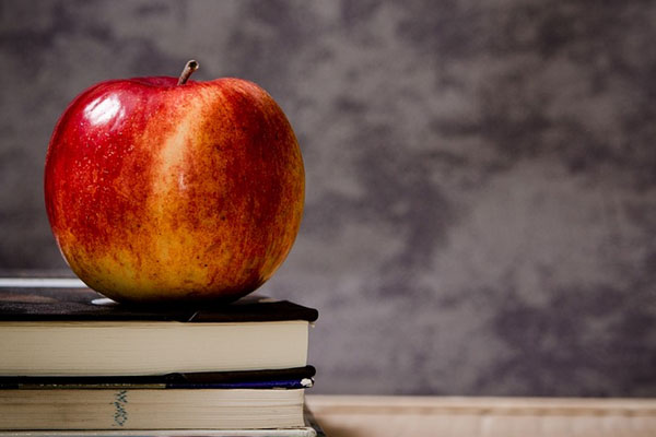 文科生工资最高的十大专业 英语/法学上榜，你学对了吗