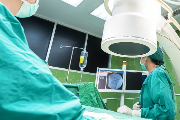 美国收入最高十大职业：医生包揽前十,麻醉师平均27万美元