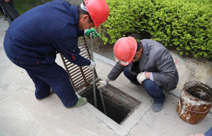 月薪过十万的恐怖职业，工资高却很少人想干的危险工作