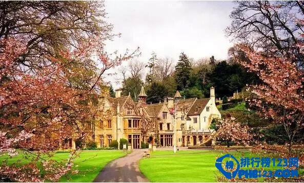 近年来英国政府大力支持大数据研究，为了强化英国在大数据和算法研究方面的领先地位，已选定5所大学来领导大数据研究机构。下面排行榜123网的的小编就来为您盘点英国5所未来领导大数据研究机构的大学。