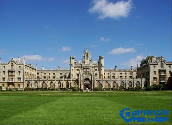　在2016年英国申请季里，最受欢迎的都是哪类英国大学呢?是英国G5精英大学?是英国红砖大学?还是英国的“新大学们”呢?排行榜123网的小编为你解答~