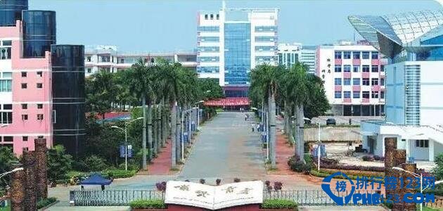 在海口的众多中学里面排行榜123网的小编为您盘点了海口十大中学，希望海口十大中学的排行榜能对您提供帮助~