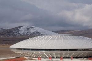 世界上海拔最高的机场：稻城亚丁机场(下飞机会头晕)