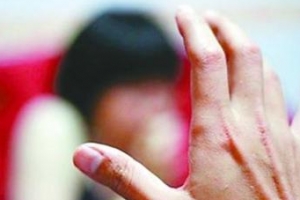 中学教师当众施暴 校园性侵案盘点震惊世人