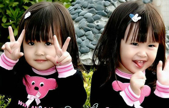 中国台湾双胞胎小姐妹Sandy和Mandy