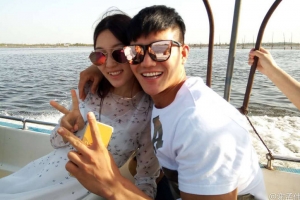 谢孟伟家乡办婚礼 小兵张嘎新娘私照盘点