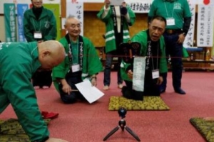 日本光头拔河赛 盘点世界趣味比赛