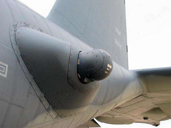  AC-130H“鬼性”飞行炮艇图片