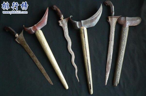 世界三大名刀:无坚不摧 轻松劈开敌人头盔刺穿大脑