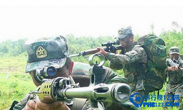 电视中的飞檐走壁，入刀山火海不仅仅只是出现在武侠里，也出现在中国解放军十大特种部队里，解放军十大特种部队。他们不仅特别厉害，还有帅气的别名，“东北虎”、“暗夜之虎”等。其中，中国人民武装警察部队“猎鹰突击队”更是由习大大亲自命名，作为反恐利剑为维护国家安全社会稳定做出了突出贡献