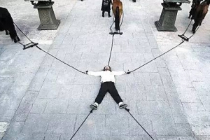 历史上车裂是什么意思?俗称五马分尸（胆小慎入）