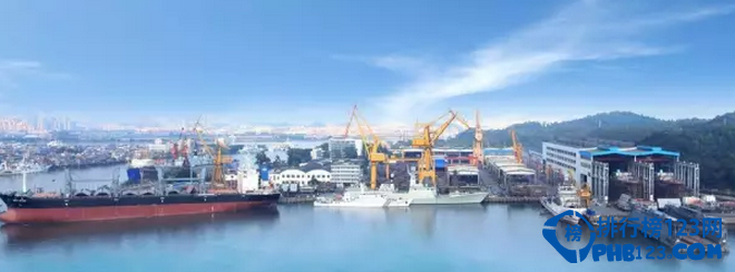 新中国成立以来，我国海军从小到大，从弱到强，根据美国战略研究所的统计，中国海军拥有主战舰艇总共约455 艘，总吨位为1138762 吨，位居世界第三。这些舰艇的中绝大多数来自于祖国大江南北的各个军工船企。排行榜123网的小编就根据各家船厂建造的舰艇情况来为这些军工船企来排排座次。