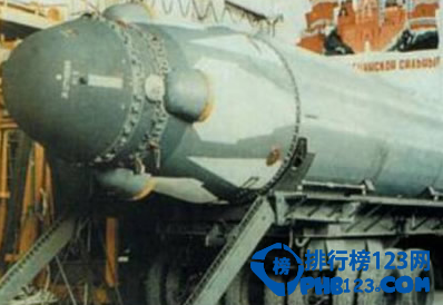 洲际弹道导弹(ICBM)被认为是一种主要的核威慑力量，目前只有少数国家拥有发射这种远距离武器的技术。近年来很多军事强国都开始发展自己的尖端武器，尤其注重在远程导弹上下大手笔。下面就跟着排行榜123网的小编一起来盘点世界排行前十的洲际导弹。