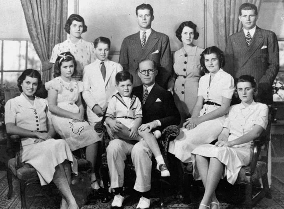 掌控政治的美国四大家族:多人被暗杀后辈吸毒堕落