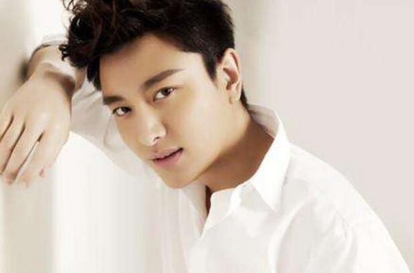 演技最差的十位男明星，他稳居第一