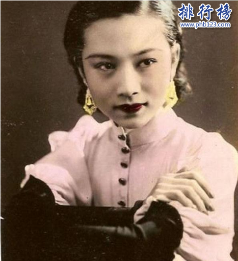 　　导语：民国的青楼有很多长得貌美如花，倾国倾城的大美女成为很多男人吃喝玩乐的场所，那么你知道民国的四大名妓他们的传奇故事吗?今天排行榜123网小编整理了她们的资料一起来看看吧!  　　民国四大名妓:小凤仙、王莲英、陆金宝、赛金花  　　四、赛金花  　　出生日期：清同治十一年  　　逝世日期:1936年12月4日  　　赛金花又称赵灵飞、赵彩云，是清代末和民初的名妓，曾经嫁人3次最后还是回到了青楼，一生坎坷。1900年在八国联军攻打北京的额时候是石头胡同的妓女，和德国军国有接触，最后因为虐待幼妓导致死亡而进监狱，多年后出狱生活贫困1936年病逝于北京。  　　三、陆金宝  　　陆金宝又称林黛玉是民国时期知名的名妓，她长得貌美如花曾被称为花国大总统，她一生嫁人17次，最后还是死在妓女的位置上。她喜欢喝酒赌钱还喜欢惹事，欠下巨债没有能力偿还就找一位富豪嫁过去就可以抵债，以为这样就可以洗掉身上赌债的脏水。根据史书记载他50几岁了还在做妓女，最后身体跨了病逝。  　　二、王莲英  　　王莲英上海的名妓，长得五官精致，美丽动人很多男人都拜倒在她石榴裙下。在1917年的时候被选为花国总理成为上海滩的头牌小红人。她和陆金宝、赛金花、小凤仙并称为民国四大名妓。据说后来是因为赌博而被杀死，这件事曾在上海滩传得沸沸扬扬的，一代名妓就这么香消玉损了。  　　一、小凤仙  　　小凤仙又称凤云，小时候因为家族落败生活很困苦，在民国四大名妓中排名第一，和赛金花一样在石头胡同当妓女，长得非常漂亮而且还比较温柔善解人意，曾经帮助过蔡锷逃离袁世凯的软禁，成为英雄人物她和蔡锷爱情也成为了一段佳话。  　　结语：以上就是排行榜123网小编为大家盘点的民国四大名妓，这些妓女长的貌美如花，美丽动人成为当时的头牌被成为花国的代表人物，一生命运坎坷有的很早就香消玉损了。