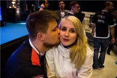欧美电竞选手女友TOP10 单身狗们被虐了吗