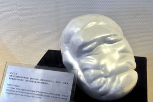 世界上最大的天然珍珠：重达6350g