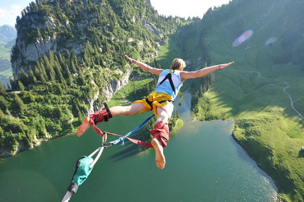 人类十大极限运动 最危险的运动，你试过吗