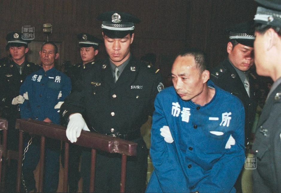 中国十大杀人魔:一个用轧面条机杀17人一个因口角杀12人