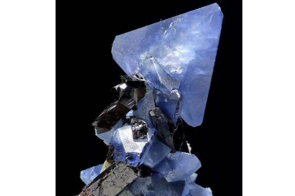 世界最贵十大宝石排名 第一名全球近两颗