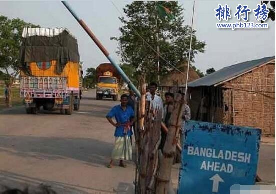 全球10大最奇特的边界 家中厨房在美国餐厅在加拿大