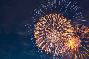 世界上最大的烟花，“4尺玉”烟花创吉尼斯纪录(高一米、重460公斤)